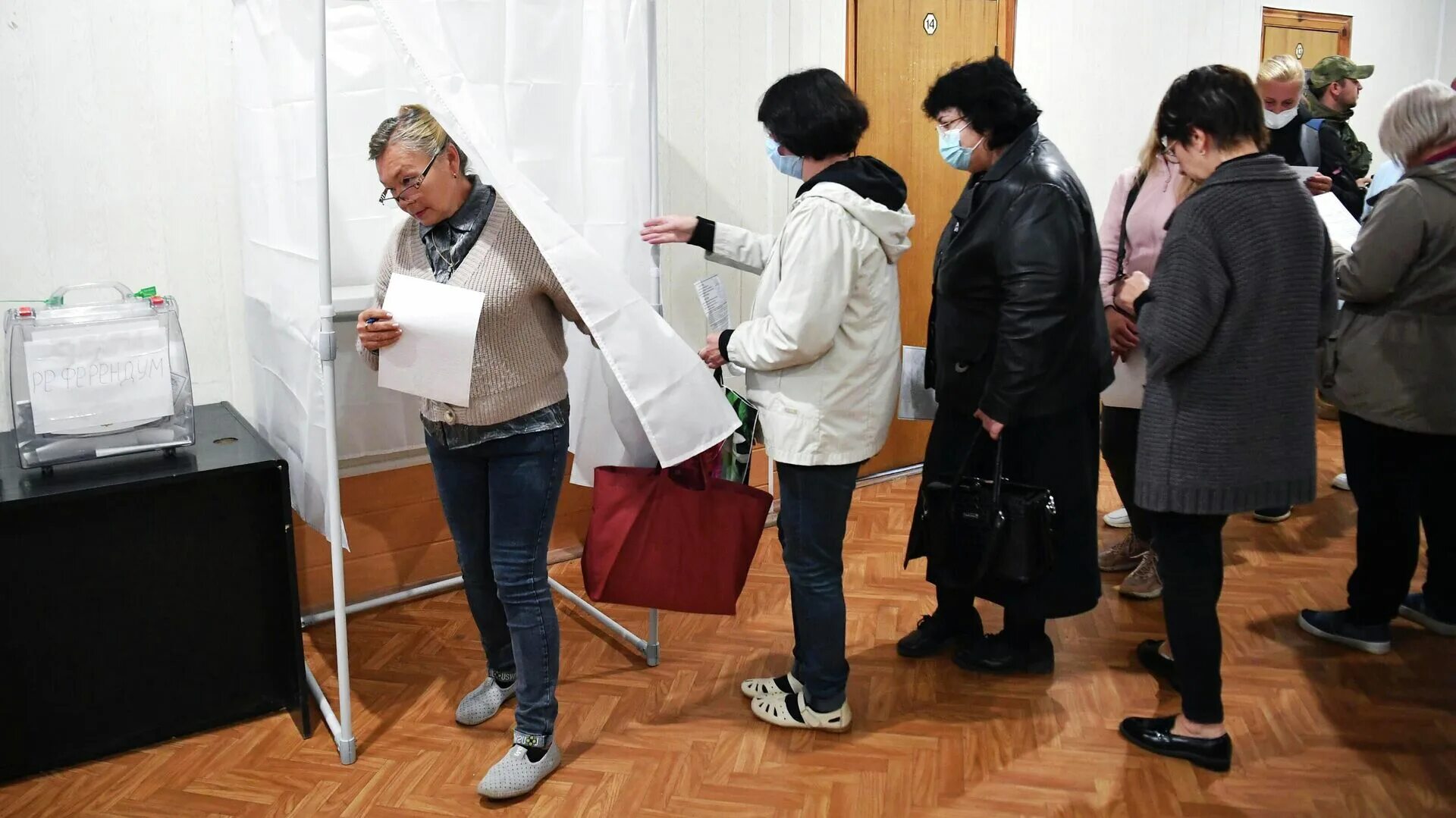 Референдум в Запорожской области 2022. Избирательные участки референдума в Херсоне. Наблюдатели на референдуме. Иностранные наблюдатели на референдуме 2022.