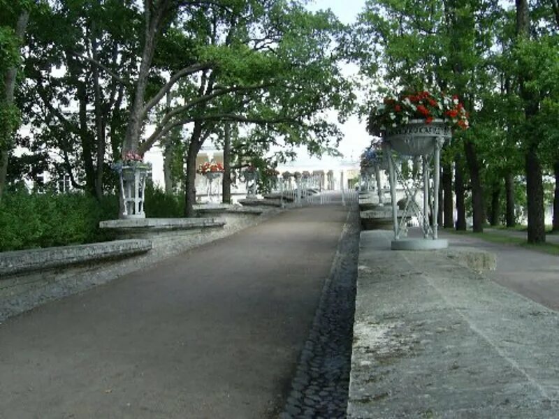 Центр ардона. Ардон аллея. ардон парк. комсомольский парк в ардоне. херсон центральная аллея.