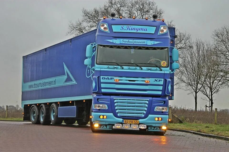 Дальнобой 2020. Volvo progress tk. Братва не поможет. Scaniar400laxyna. Renault trucks едет по дороге.