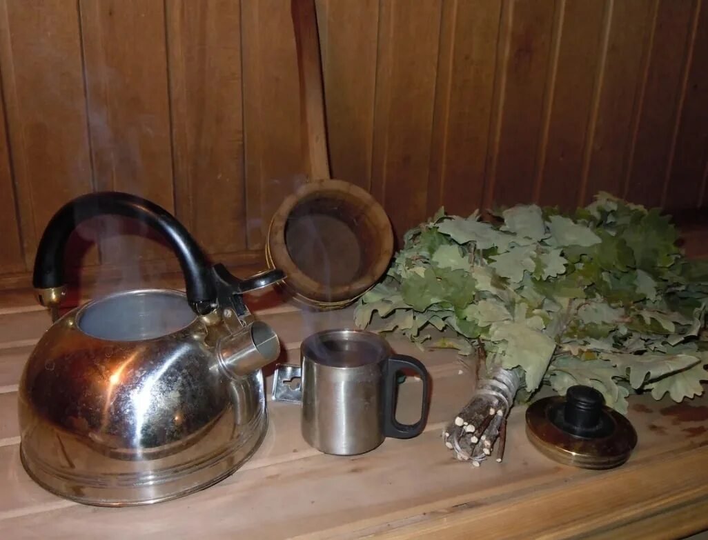 Чайная церемония в бане. Чай после бани. Чайник с баней. Чаепитие после бани. Пить чай в бане