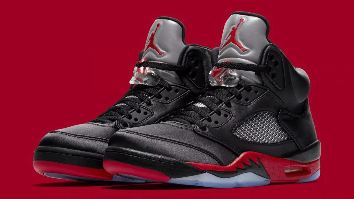 Джорданы американские. Джорданы американские. Nike air jordan 13 retro. Nike air jordan 1 chicago bulls. Джорданы американские.