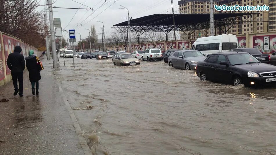 Наводнение в Махачкале. Потоп в Махачкале. Дождь в Махачкале. Махачкала потоп сегодня. Прогноз погоды в махачкале по часам