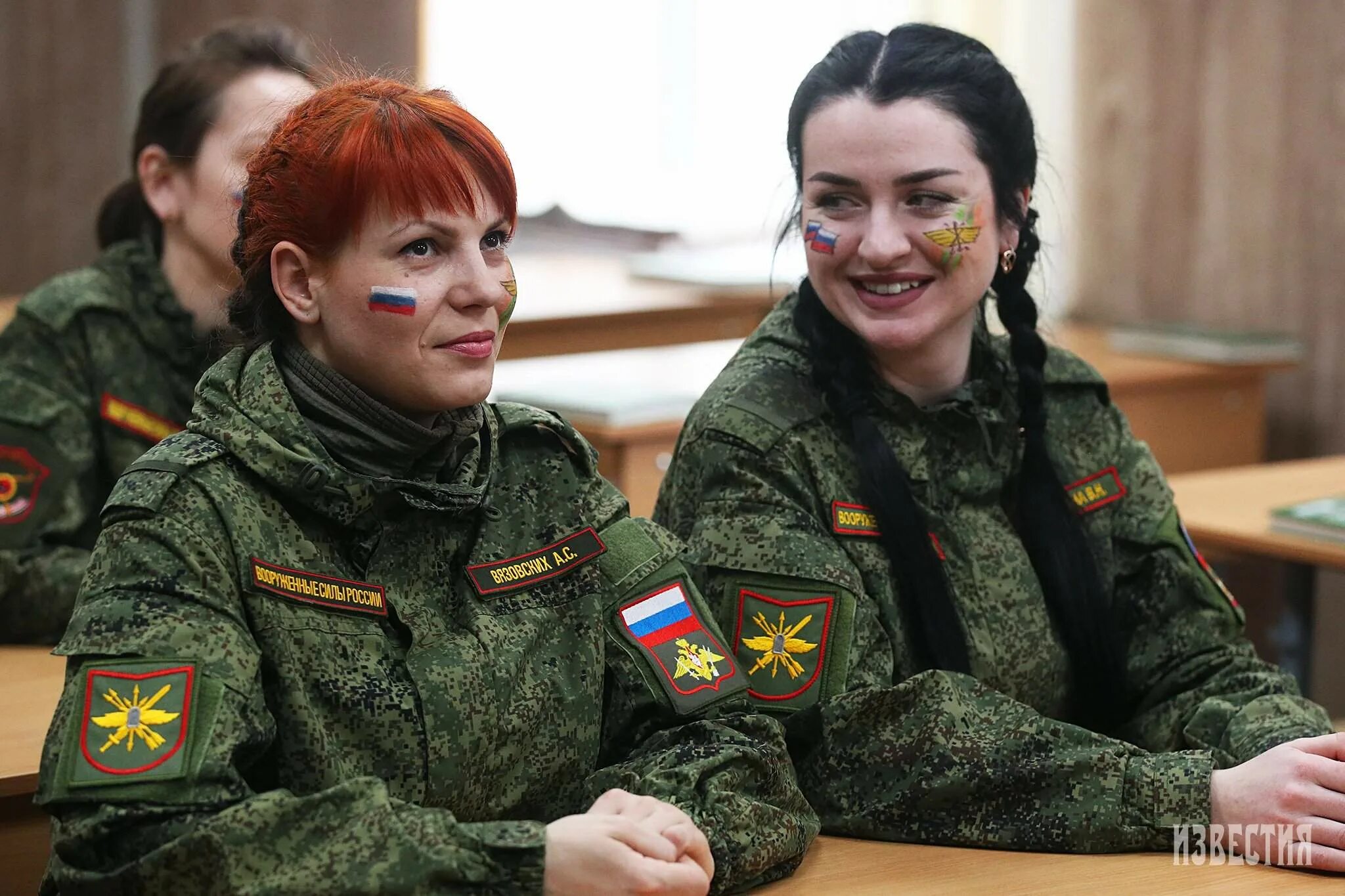 Женщины военнослужащие. Женщины в Российской армии. Женщины военные РФ. Женщины военнослужащие в России. На сво идут женщины