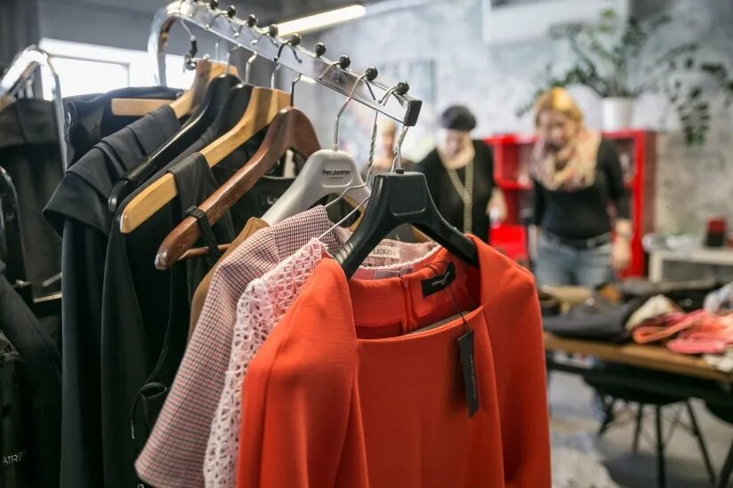 Скидки на летнюю коллекцию. Распродажа брендовой одежды. Сайты распродаж брендовой одежды. Брендовые вещи. Скидки на женскую одежду.