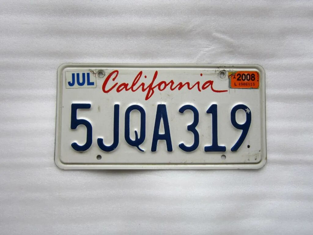 Пример американского номера. Номерные знаки штата Калифорния. Американский номерной знак. Калифорнийский номерной знак. Номерной знак автомобиля Америка.