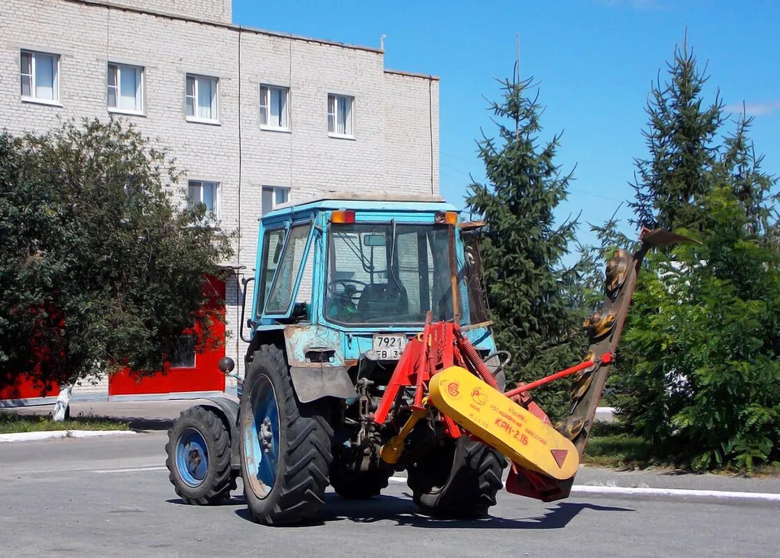 Трактор беларусь на литых дисках. Трактор мтз 80 82. Мтз 80. Трактор колесный мтз-82. Тракторы мтз 82.