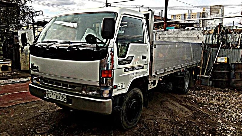 Тойота дюна 4вд. Тойота тойоайс 4вд. Toyota dyna 4wd. Тойота дюна двухкабинник 4х4. Toyota dyna 4x4 двухкабинник.