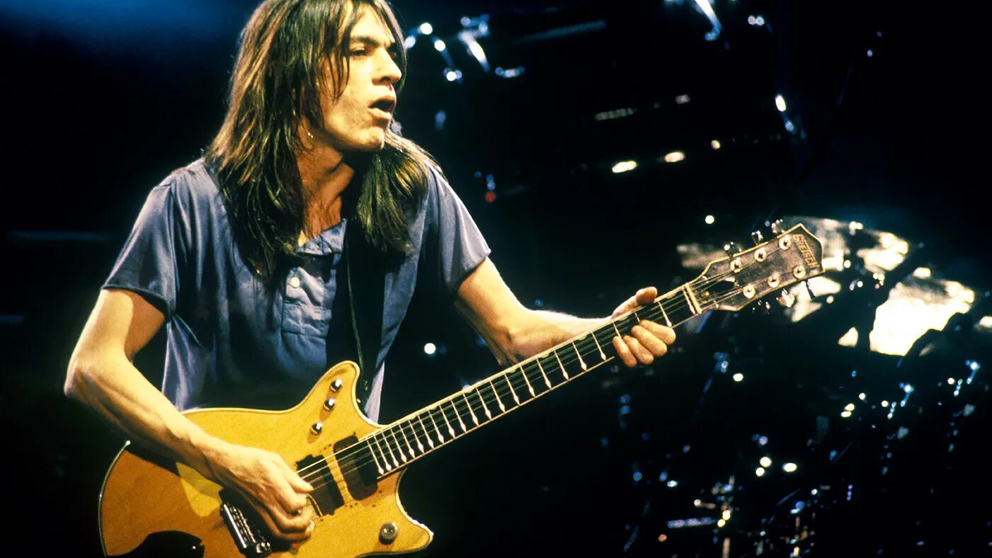 Малькольм янг. Малькольм ac dc. ac dc malcolm young. malcolm young в молодости. ритм гитарист ac dc.