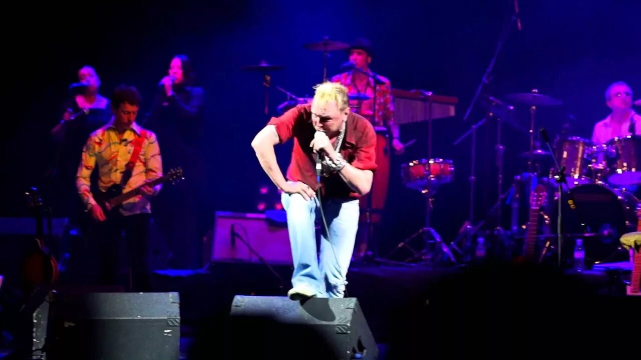 Гарик сукачев бабушка песня. Гарик сукачев бабушка песня. Гарик сукачев бабушка песня. Гарик сукачев бабушка курит трубку. С трубкой.