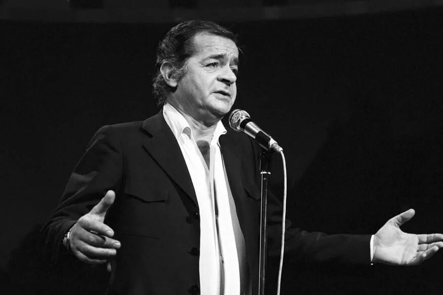 Ив монтан лужники. Шансонье и актер ив 6 букв. Шансонье и актер ив 6 букв. Шансонье и актер ив 6 букв. Ива монтана в молодости.