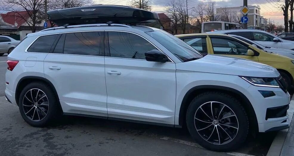 Thule motion xt xl. Автобокс broomer venture ls 450 л. Автобокс broomer venture l 430 л. Автобокс broomer venture l 430 л. Broomer venture ls 450 л.