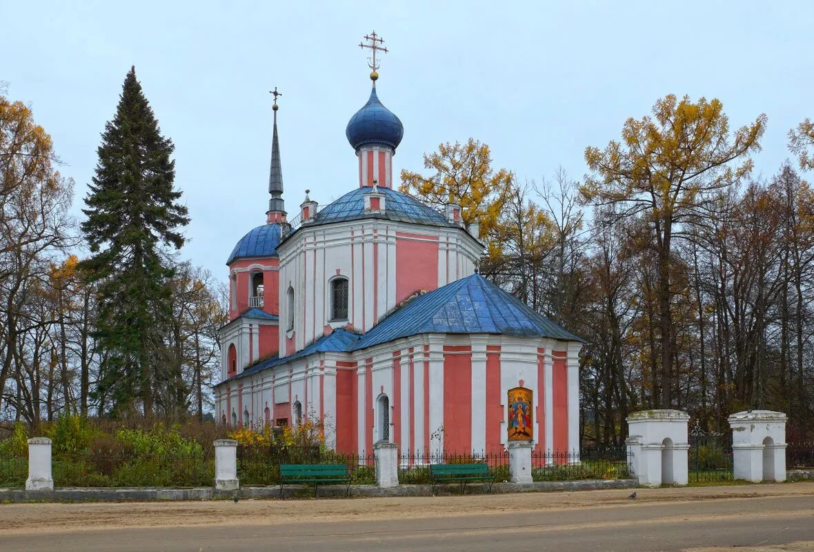 Храм в прутне торжок. Погост прутня. Могила анны керн в торжке. Где находится деревня прутня в городе торжок. Храм воскресения христова тверская область.