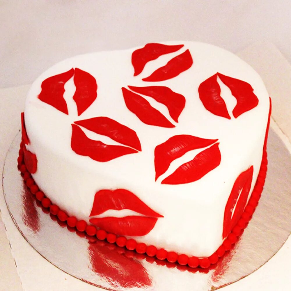 торты на день рождения мужчине с губами. торт с поцелуем фото. украшение губы на торте. поцелуйчики на торт. торт поцелуйчик.