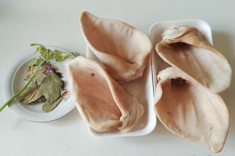 Можно ли есть свиные уши. Жареные свиные уши.