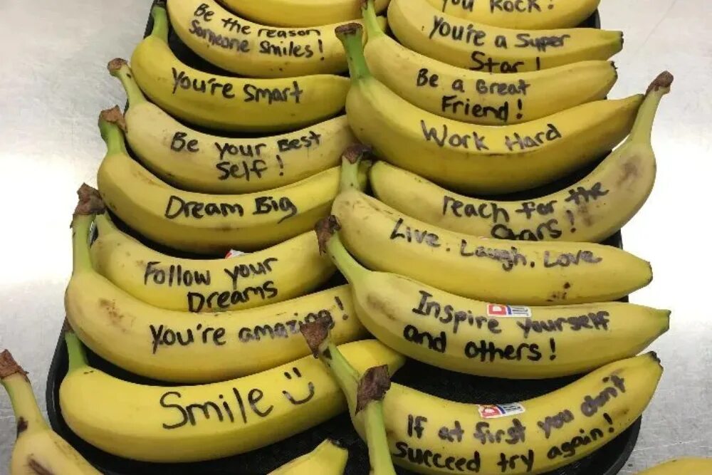 Bananas are down перевод с английского. Счастливый банан. гоу бананас. go bananas идиома. банан - дружба.