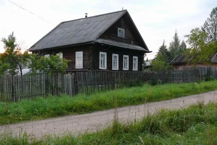 Барахолка новгородская область. Деревня Окуловка Новгородской области. Деревня Перетно Окуловский район. Окуловка деревня Авдеево. Деревня Поляны Новгородская область.