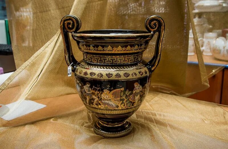 Амфора Анапа. Сок в кувшине древняя Греция. Найден кувшин с золотыми фигурками. Кувшин с золотом