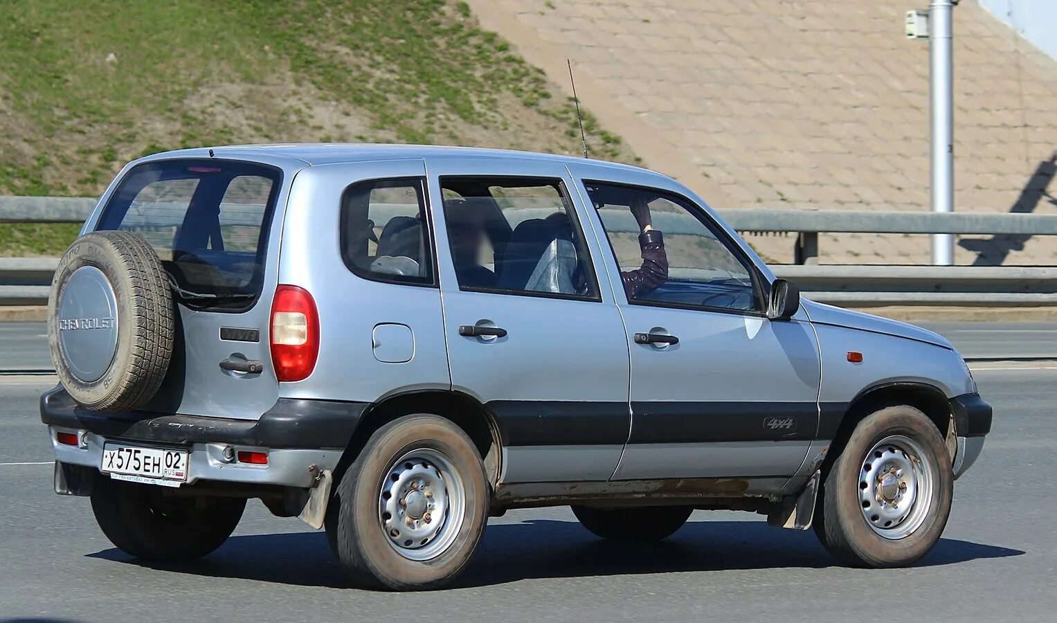 2123 купить новый. Нива Шевроле 3 дверная. Chevrolet Niva 2123. ВАЗ 2123 опытный.