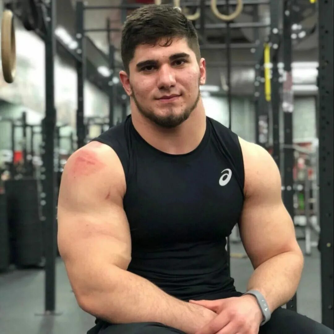 асхаб томаев. блоггер тамаев. чечен. тамаев астрахань. асхаб тамаев.