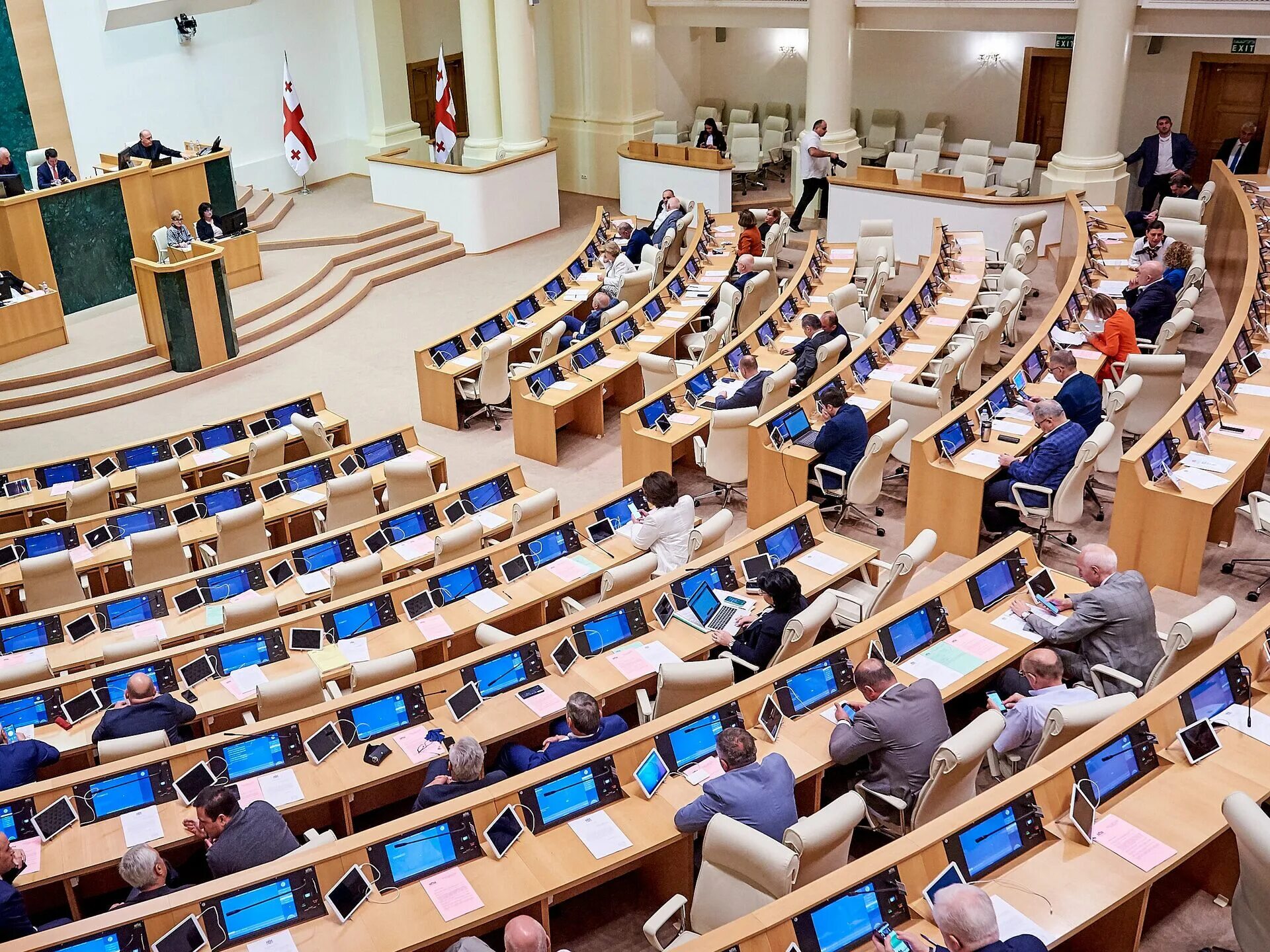 Грузия парламентская. Грузия парламентская. Здание парламента грузии (кутаиси). Грузинские парламентские партии. Избирательная система грузии.