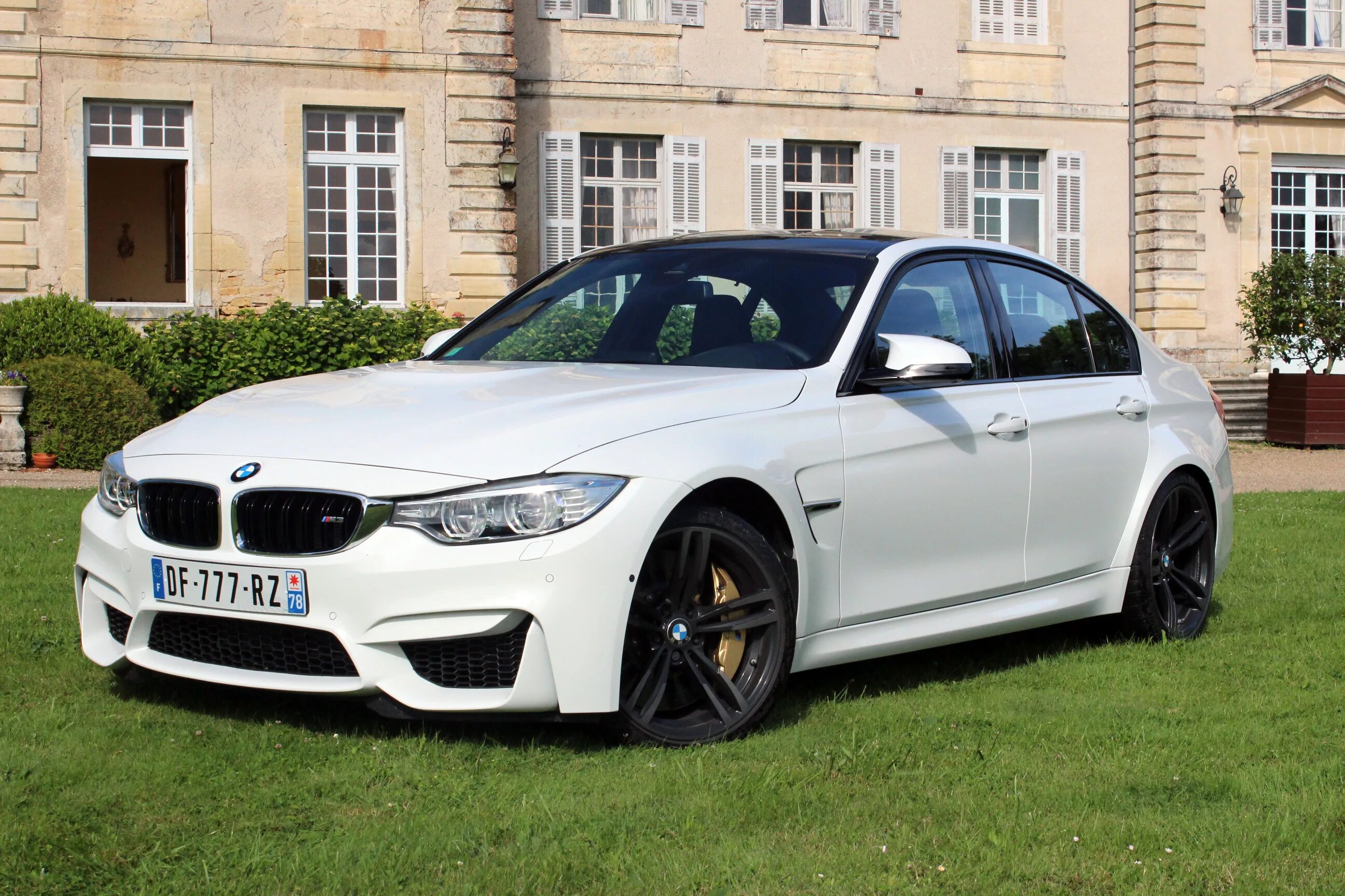 БМВ м3. BMW BMW m3. BMW m3 2013. БМВ m3 белая. Купить белую бмв