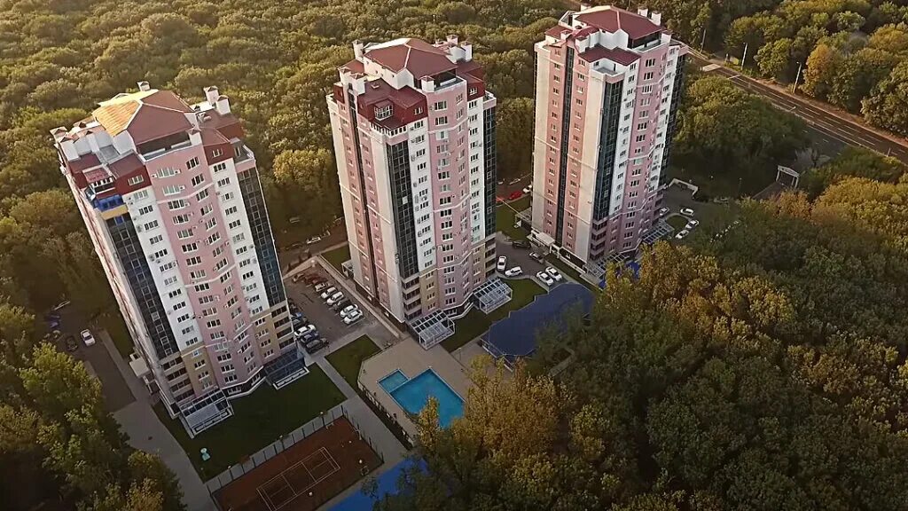 Гарден сити фото "Гарден Сити" торгово-выставочный комплекс на Лахтинском (СПб), фото KidsReview.