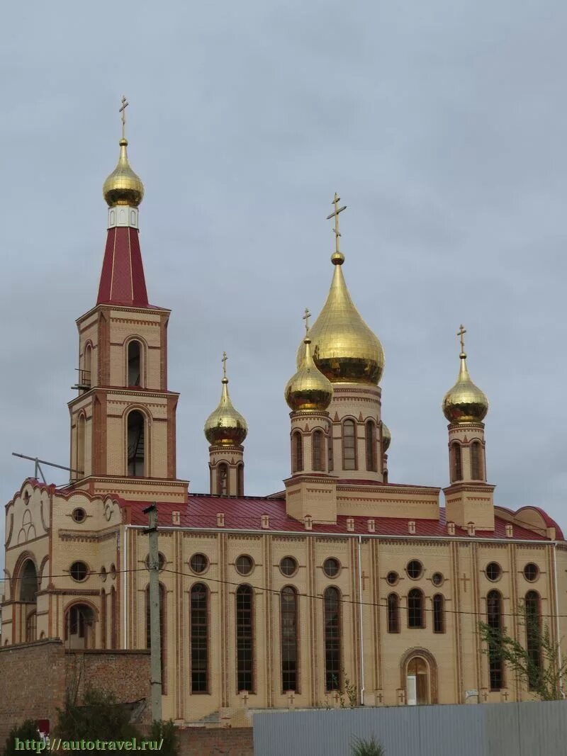 Сальск городская. Церковь в Сальске Ростовской области. Церковь Димитрия Ростовского (Сальск).