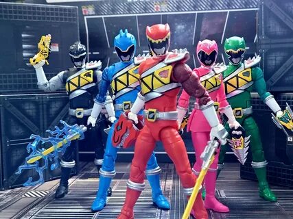 Power Rangers Lightning Collection Dino Charge Team! 