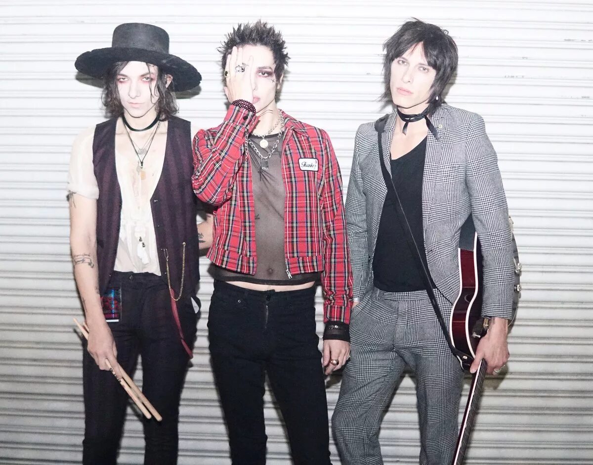 Группа Palaye Royale. Palaye Royale Эмерсон. Palaye Royale сейчас. Palaye Royale Эмерсон часы.