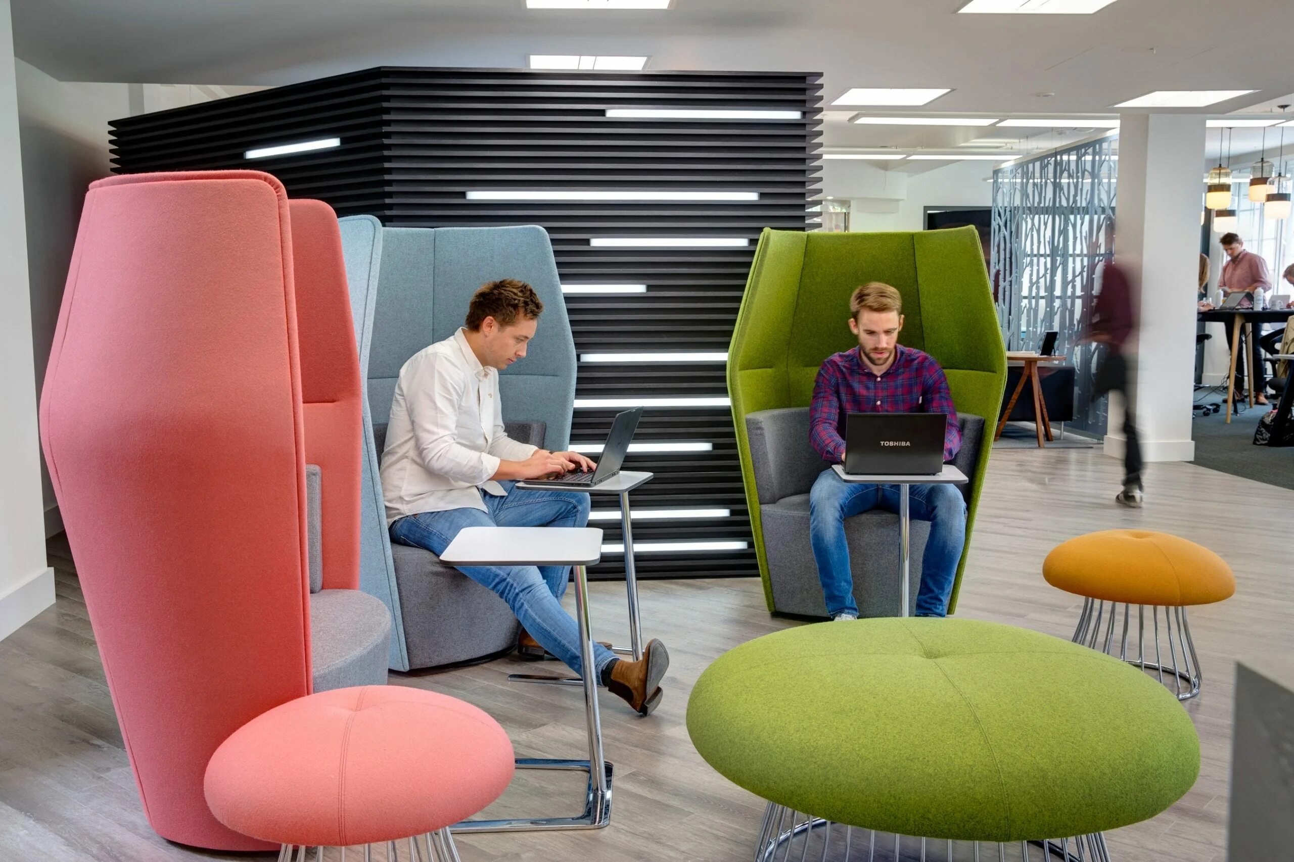 Meeting rooms coworking space. Coworking центр гагарин. Коворкинг офис. Pwc office москва. Офис pwc белорусская.