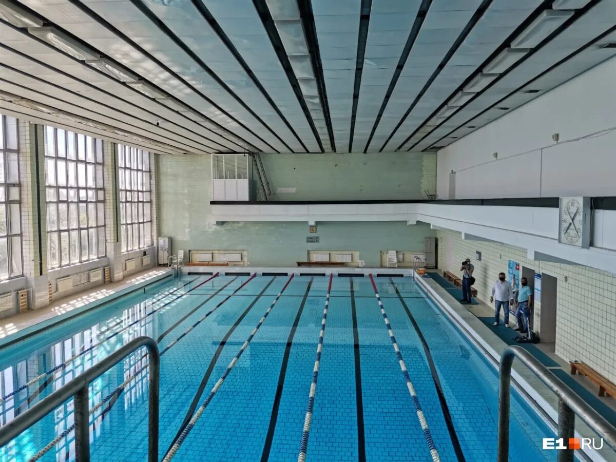 Электросталь. Бассейн на химмаше в екатеринбурге. Бассейн титан березники. Бассейн кристалл электросталь. Бассейн кристалл иркутск.