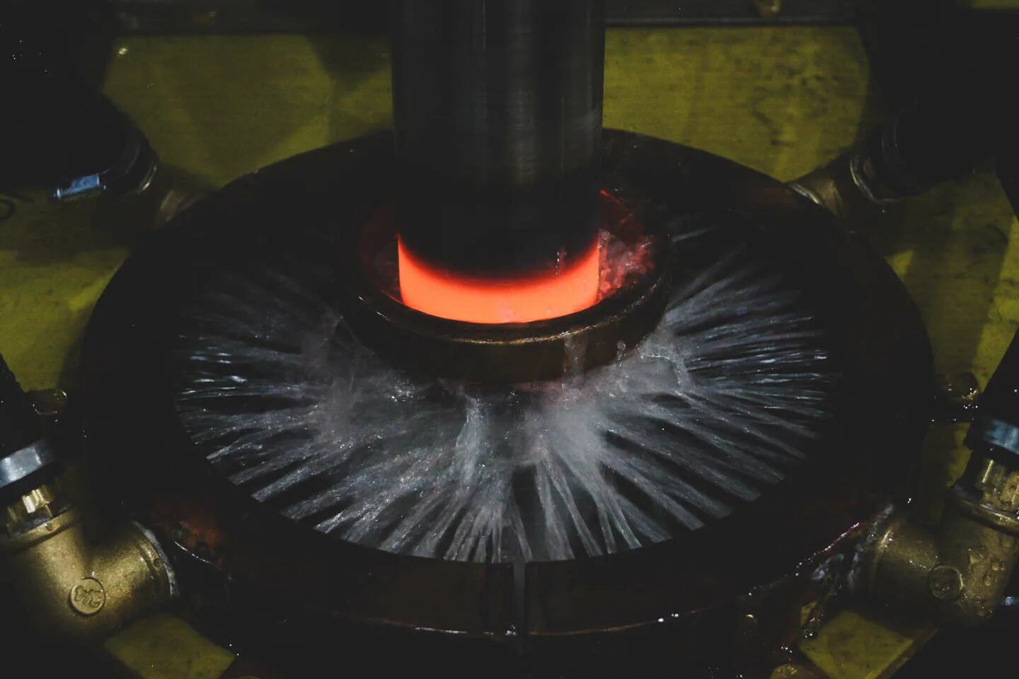 Твч плавильная печь. Охлаждение металла. Термическая и механическая обработка. Термическая и механическая обработка. Сварка труб твч.