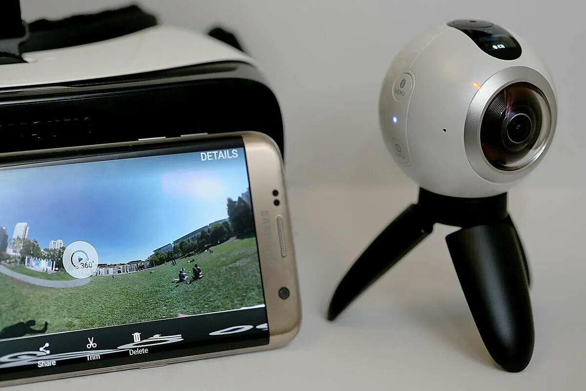 360 вольт. Samsung gear 360. камера vr3m. samsung 360 camera phone. vr с камерой телефона.