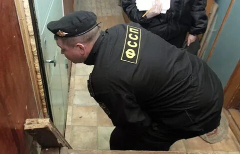 Когда приставы приходят домой к должнику