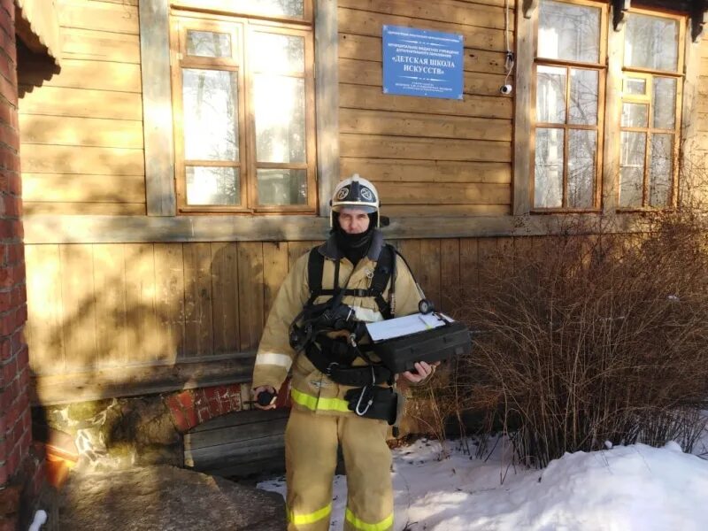 Свежие новости новгородская область. Пожарная часть Любытино. Любытино Новгородская область пожарная часть. Любытино Новгородская область школа. Учения МЧС Новгородская область.