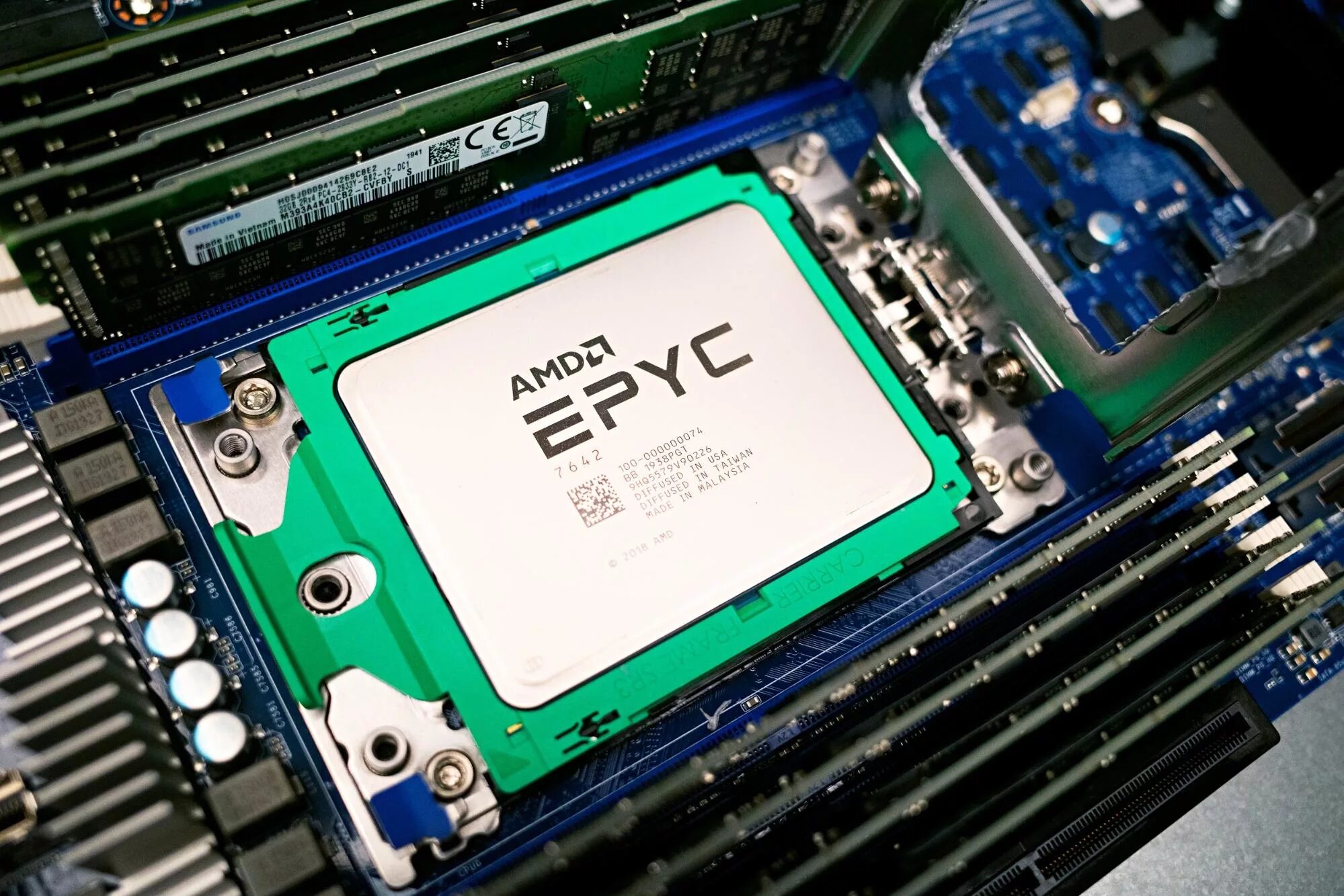 Серверные процессоры - AMD EPYC. AMD EPYC 7502p. Процессоры АМД Epic. Процессор AMD EPYC 7502p, OEM. Amd server