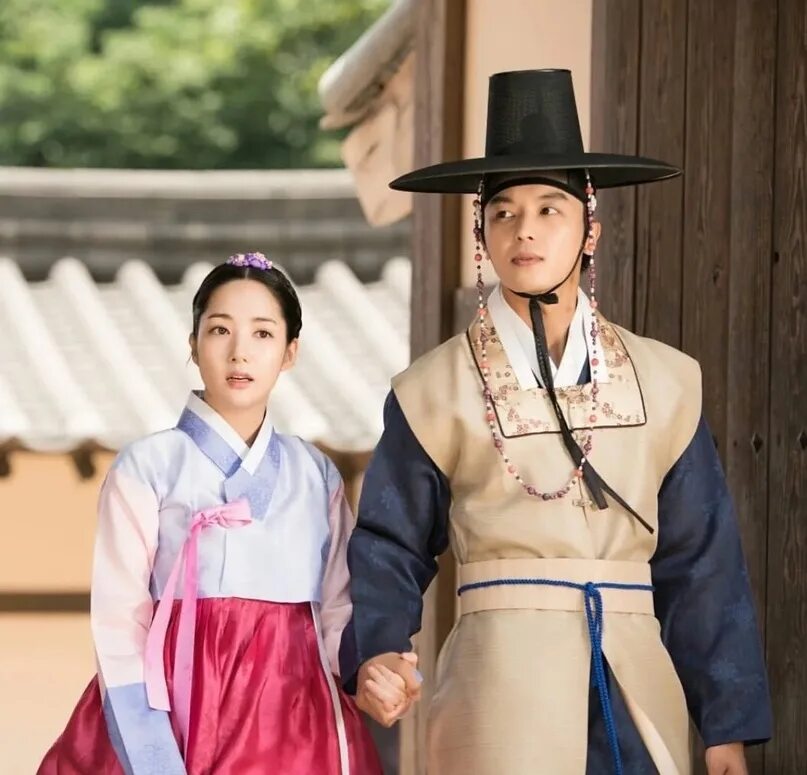 Королевский портной ханбок. Королева чарин дорама. Дорамы 2021 королева чорин. Ханбок королевы чосона. Королева чхорин дорама 2020.