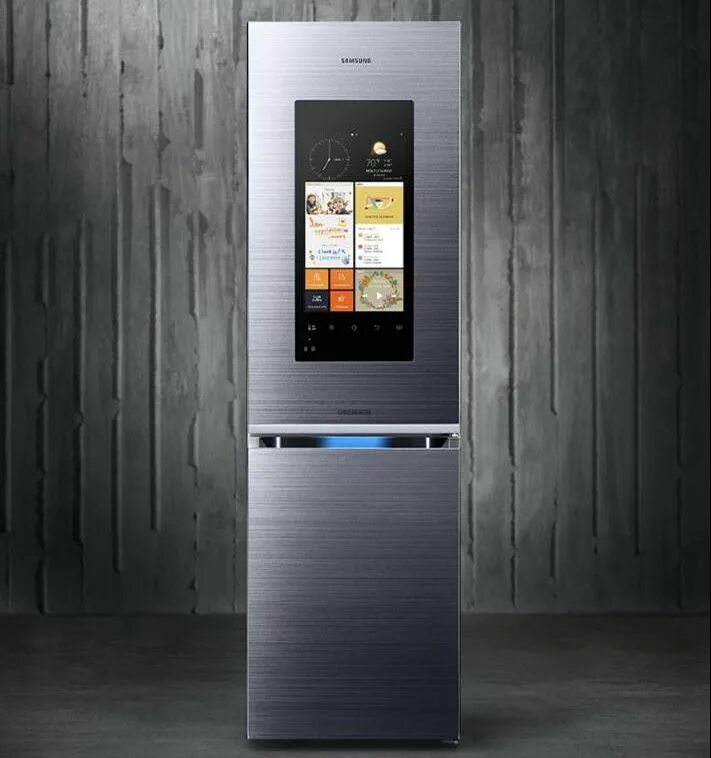 Дверь с монитором купить. Умный холодильник Samsung Family Hub. Холодильник самсунг с телевизором. Холодильник самсунг двухкамерный с дисплеем на двери. Умный холодильник Samsung Family Hub 10.