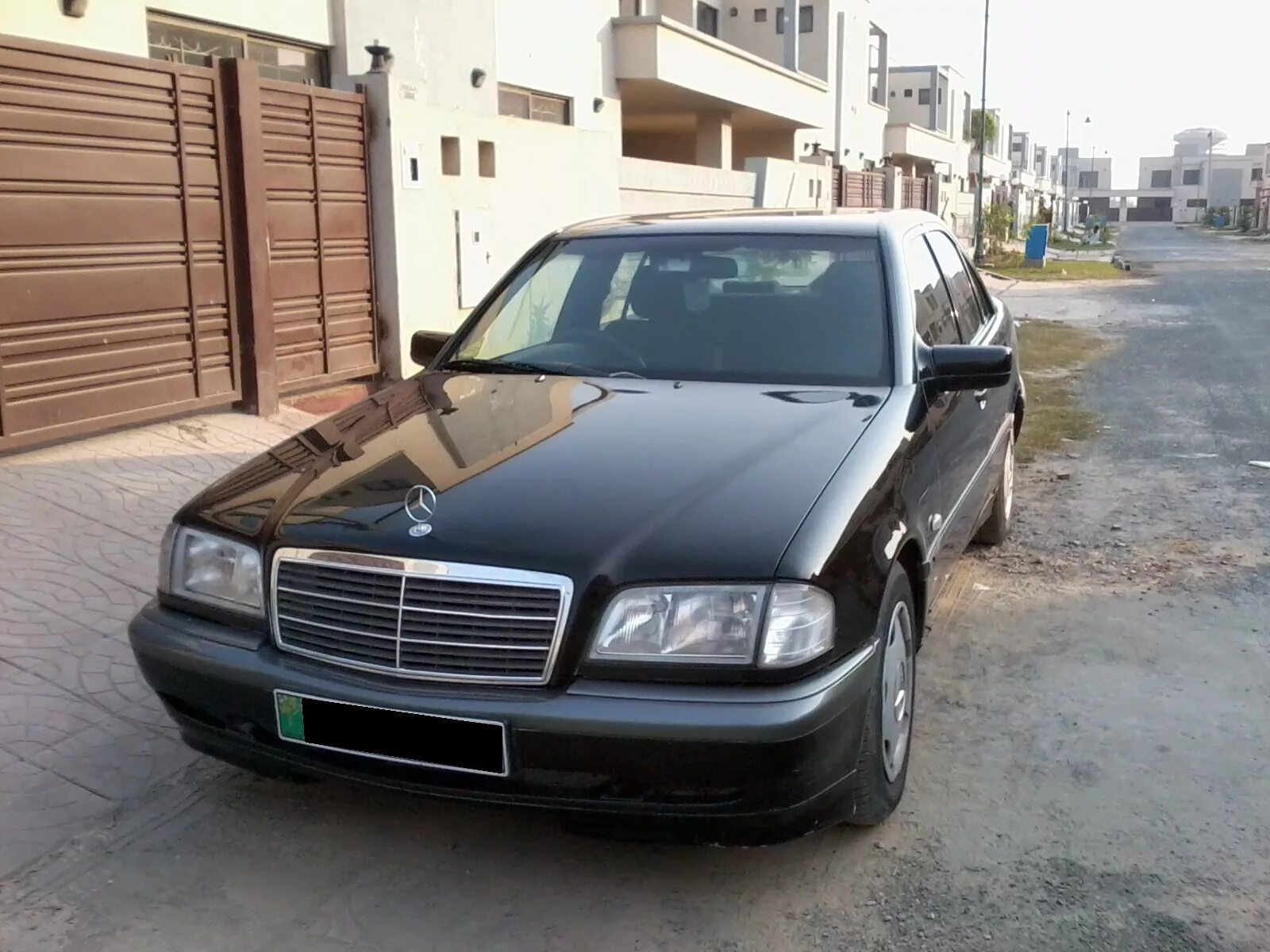 Купить б/у Mercedes-Benz C-Класс II (W203) 200 2.0 MT (163 л.с.) бензин механика