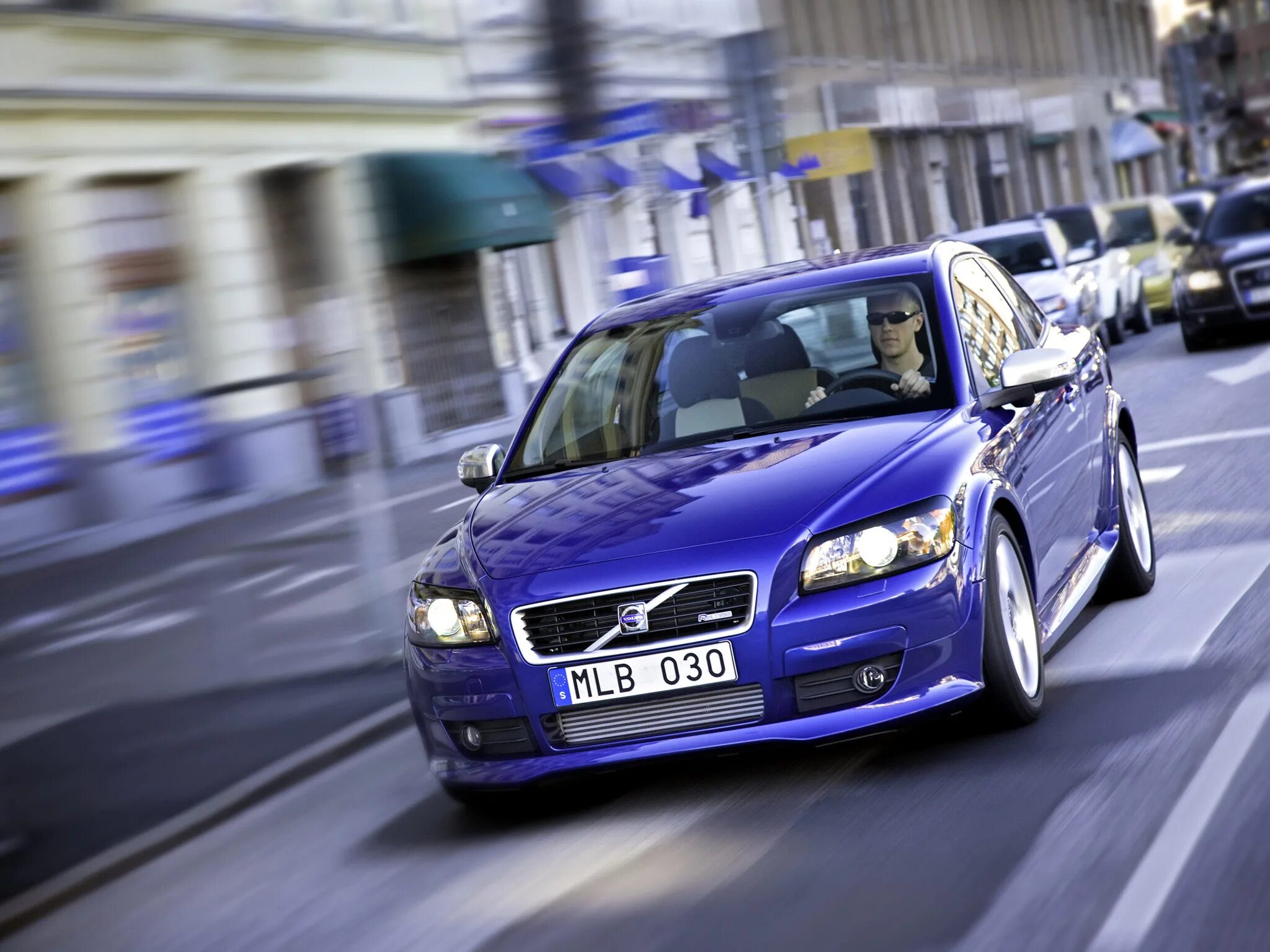 Почему машина вольво. Volvo c30 2.4. Volvo c30 2010. Volvo c30 автомобили Volvo. Volvo c30 r-Design 2008.