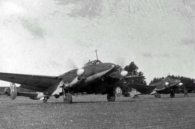 326-я тяжёлая бомбардировочная авиационная дивизия. Бомбардировочных авиационных полков. Бомбардировочных авиационных полков. Бомбардировочных авиационных полков. Бомбардировочных авиационных полков.