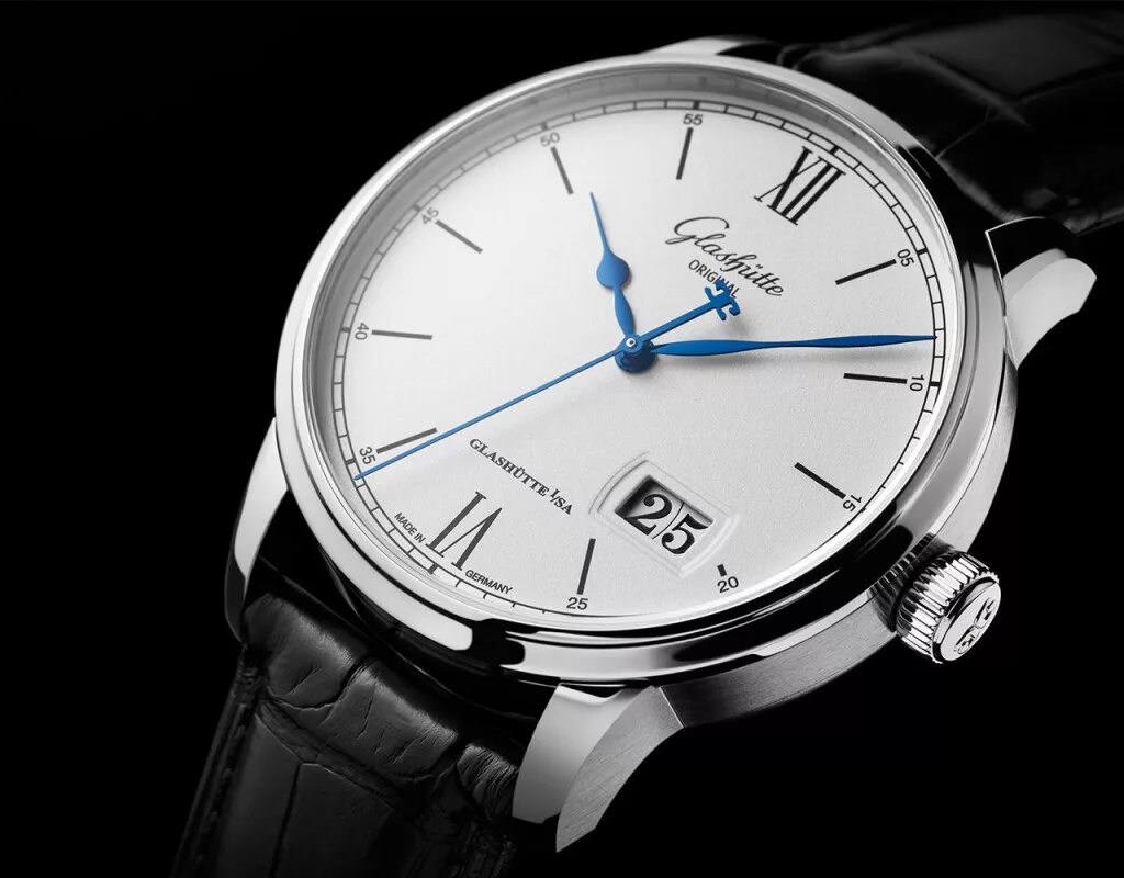 Часы audi sport. Самсунг геар s3 классик. Часы новые модели. Longines swiss. Скелетон лиз нардин.