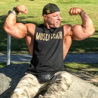 Muscle daddy