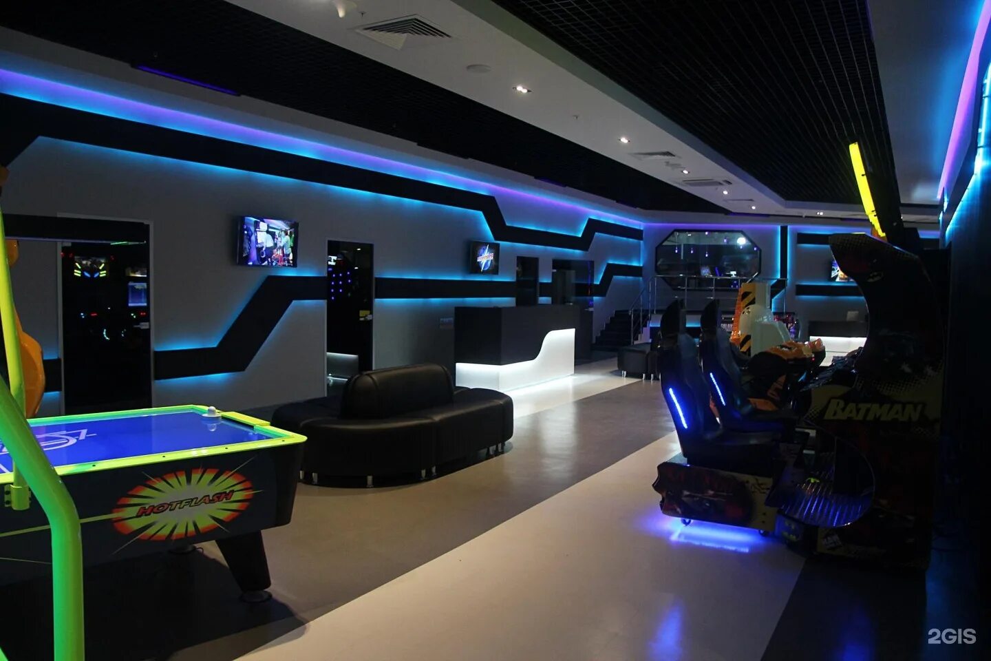 Laserland вавилова 3. Laserland Гагаринский боулинг. Laserland Гагаринский лазертаг. Боулинг «Laserland» в ТЦ «Гагаринский». Laserland, Москва Вегас.