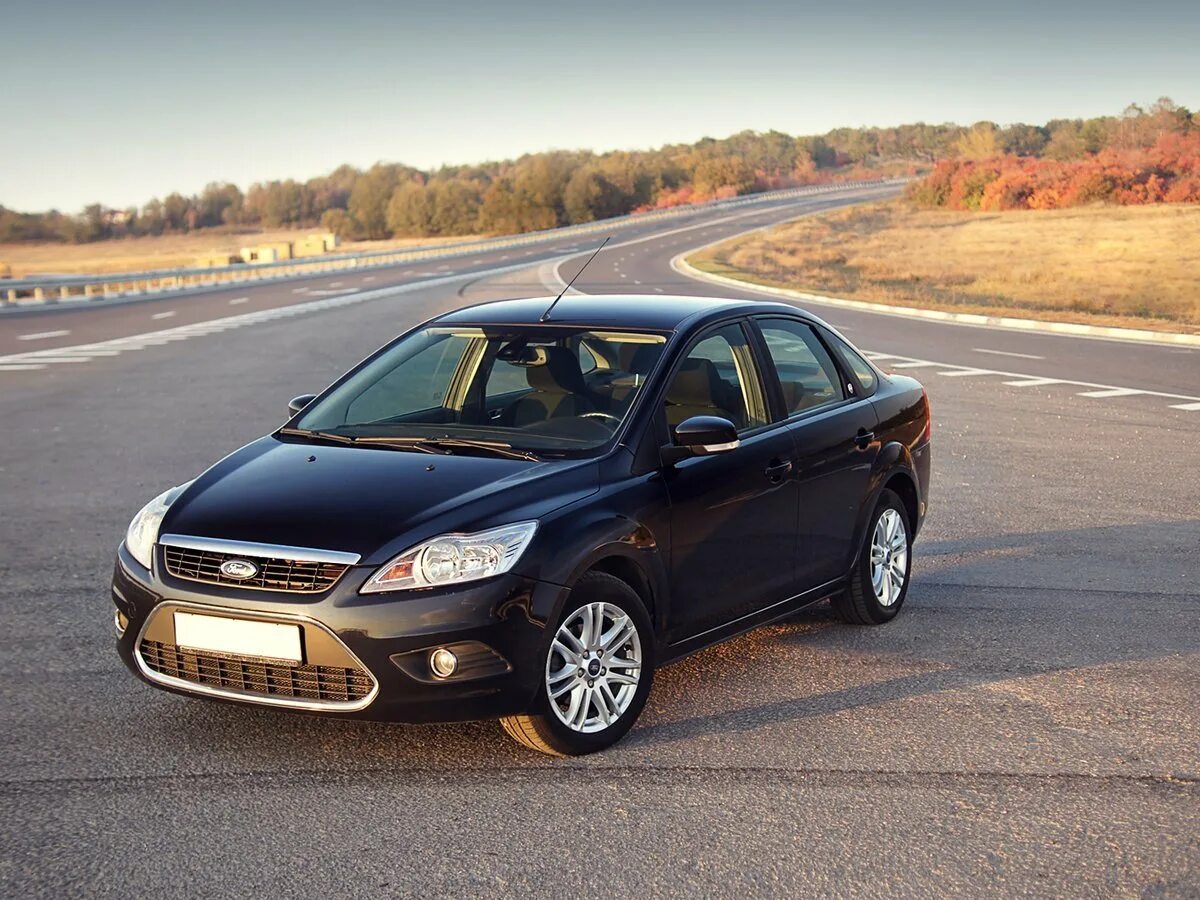 Бюджетные легковые автомобили. Ford Focus 2 Рестайлинг. Ford Focus 2 седан. Ford Focus 2 Рестайлинг седан. Ford Focus 2 Restyling.