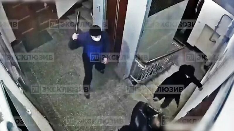 Ксении банни избили видео. Таджики в пензе избили парня. Ксении банни избили видео. Ксанни банни избили в подмосковье. Ксении банни избили видео.