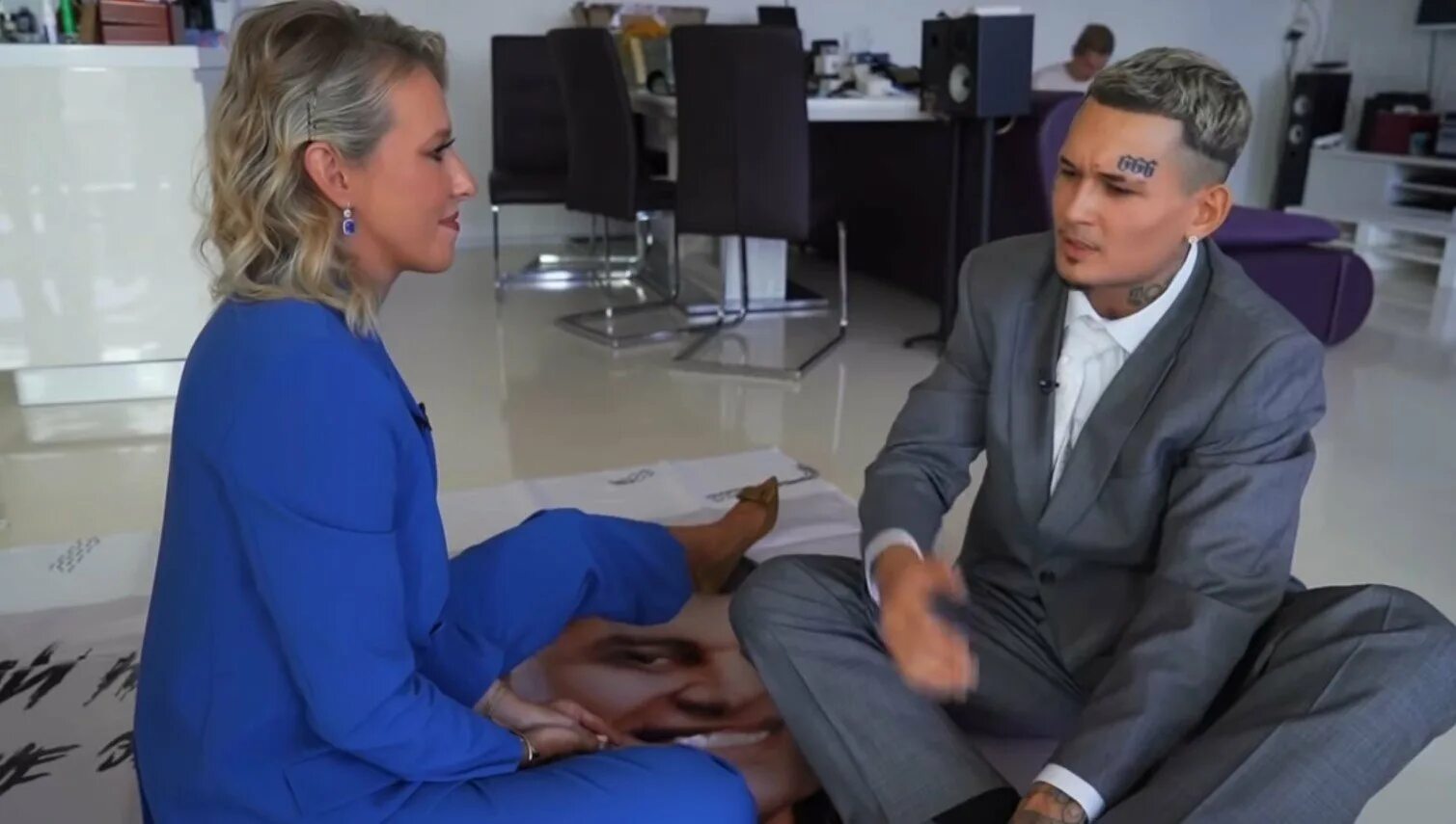 Интервью моргенштерна собчак 10 ноября. Собчак моргенштерн осторожно. Моргенштерн и собчак. Ксения собчак и моргенштерн. Моргенштерн фото.