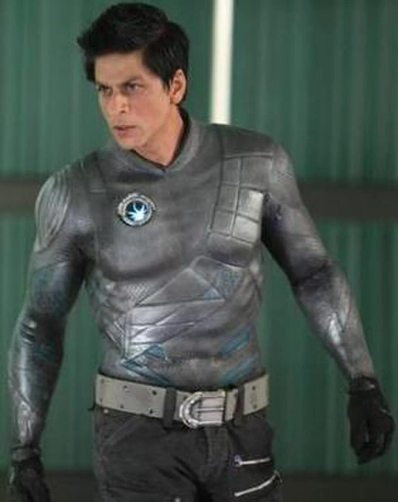 Shahrukh khan ra one 2011. G one people. Индийские супергерои. G one people. G-eazy.