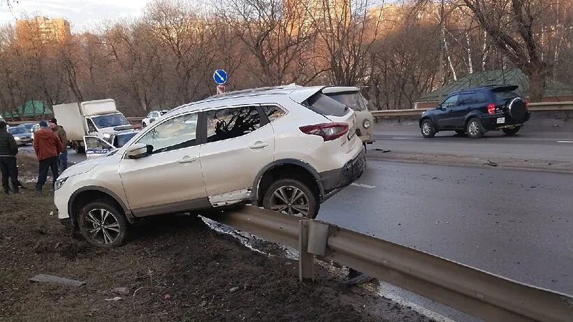 Происшествия подольск плещеевская. Авария на кирова вчера подольск. Происшествия в подольске вчера. Авария в подольске на кирова. Происшествия в подольске вчера дтп.