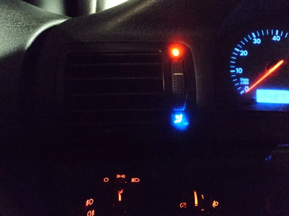 Пассат б5 не работает подсветка. Лампа подсветки воздуховода passat b5. подсветка воздуховодов пассат б5. лампочка подсветки воздуховода фольксваген б 5. пересвет подсветки дефлекторов пассат б5.